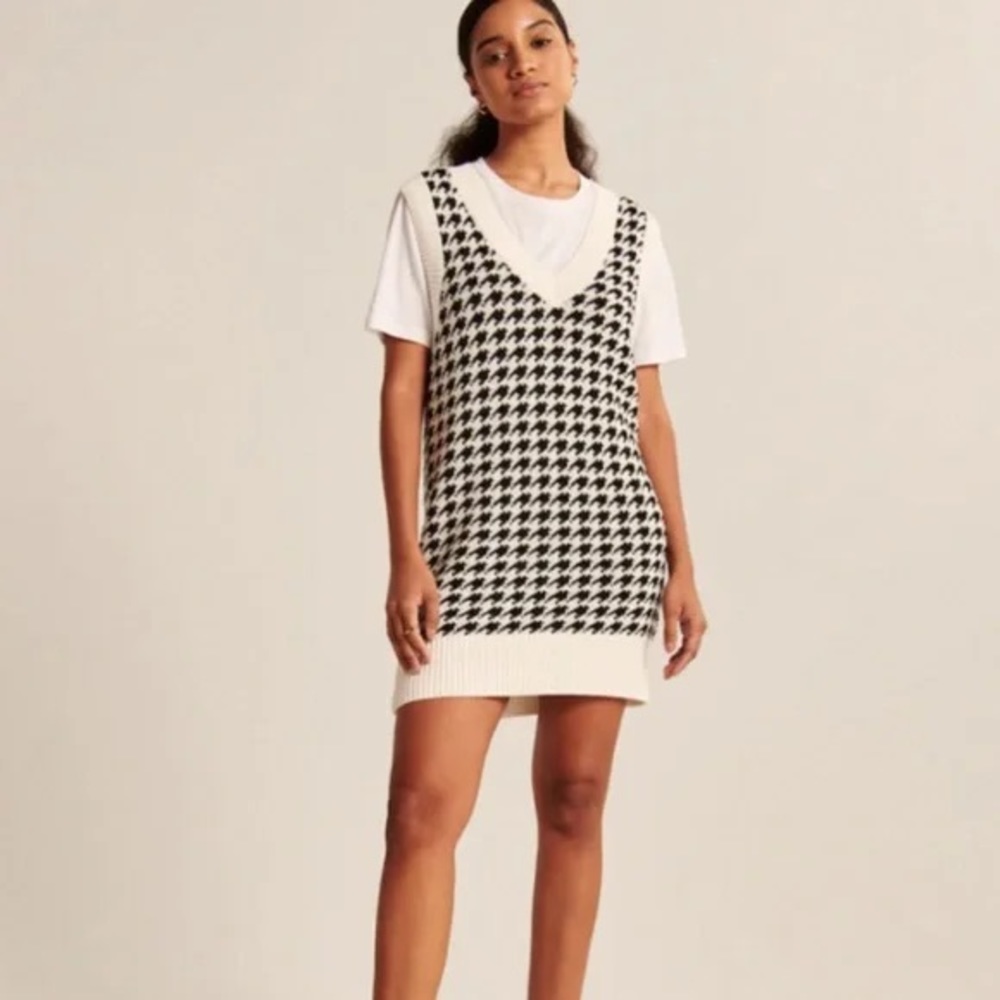 LIKE NEW Abercrombie houndstooth sweater vest sleeveless dress